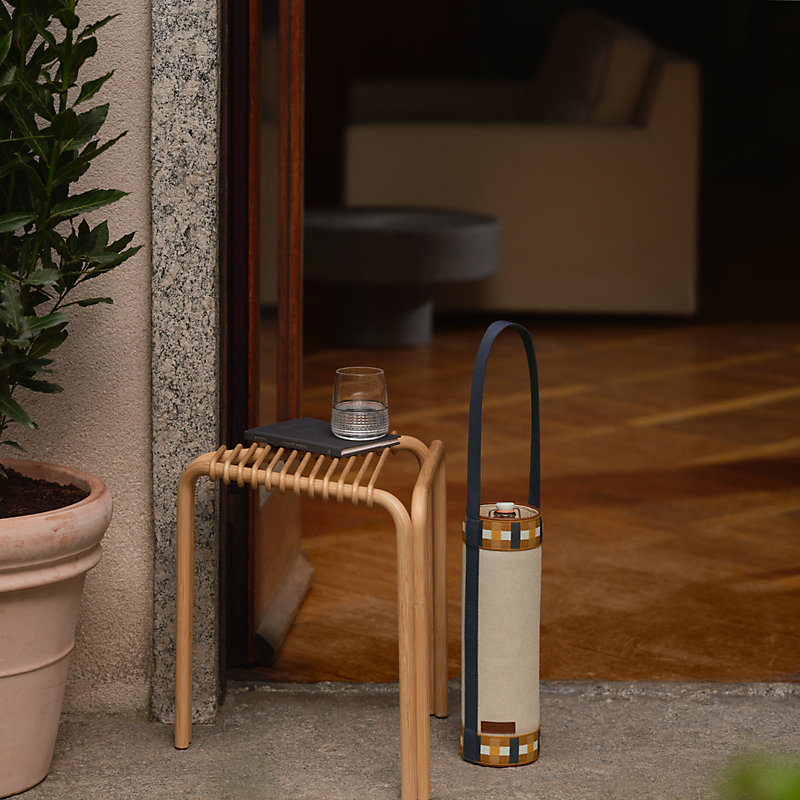 エルメス HERMES 水筒カバー 保冷保温 Clairiere bottle holder, small model - Blue | Hermès USA